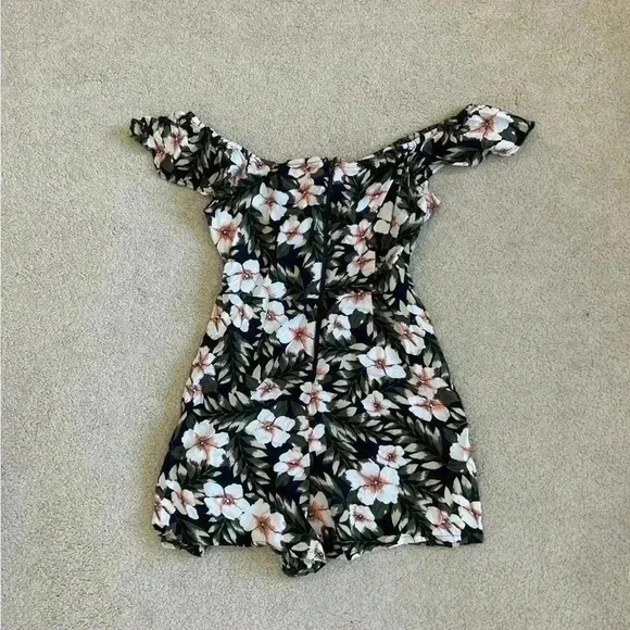 Volcom Coco Short Sleeve Romper in size xs - Picture 4 of 6